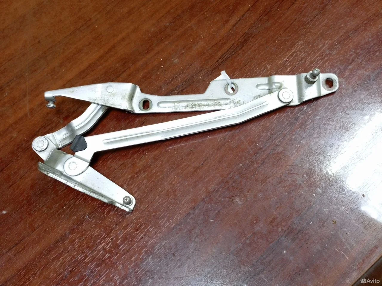 Петля крышка багажника левая audi a8 d2 4d0827299a