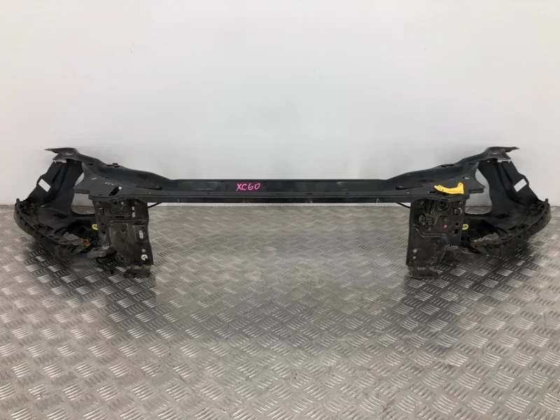 Передняя панель Volvo XC60 DZ