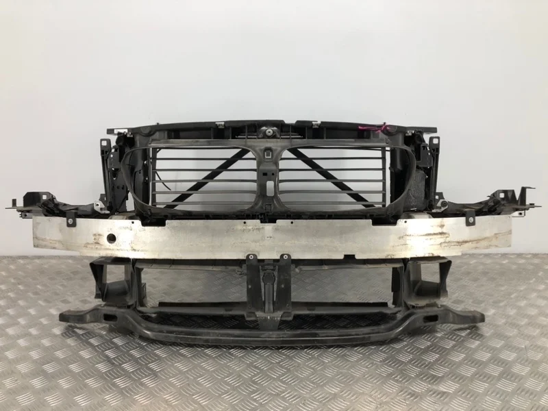 Передняя панель BMW 5 F10