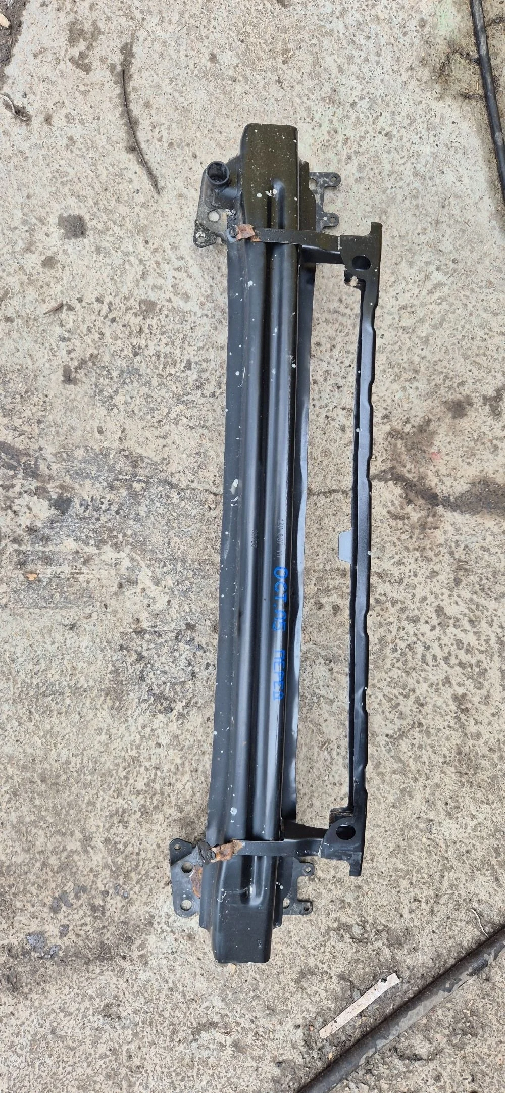 Усилитель переднего бампера для Skoda Octavia A5