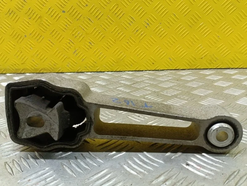 Подушка крепления двигателя Land Rover Freelander Ii (2006-2014) 2011 LR000597 2.2 D 224DT