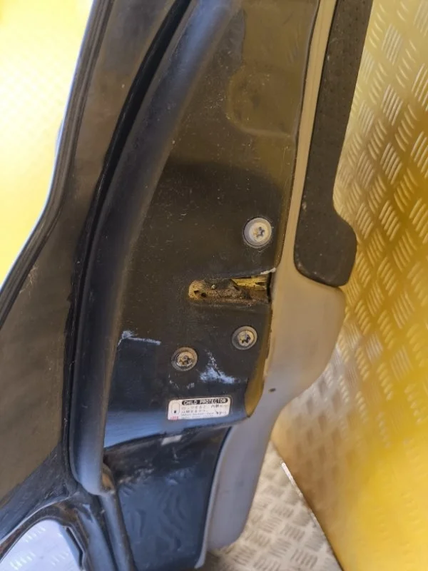 Замок двери задней левой Toyota Land Cruiser (100) 1998-2007 2004 6906060061 ВНЕДОРОЖНИК 4.7 I 2UZFE