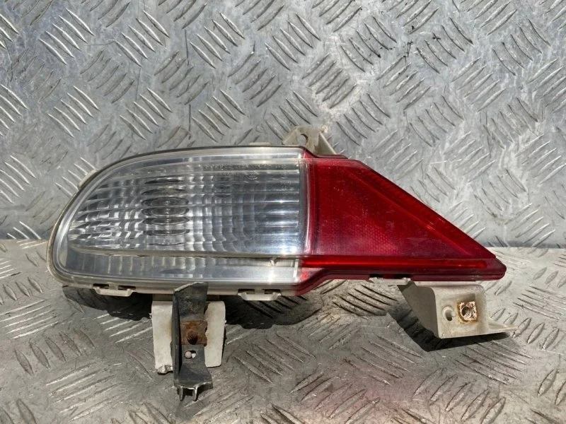 Фонарь задний в бампер Mitsubishi Pajero Sport Ii (2008-2017) 2011 8336A120 ВНЕДОРОЖНИК 2.5 D 4D56
