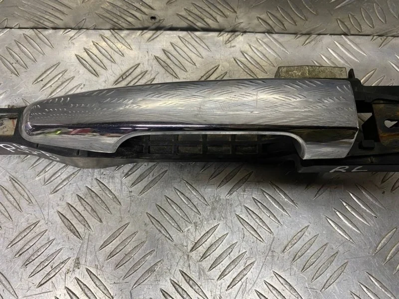 Ручка двери наружная задняя левая Mitsubishi Pajero Sport Ii (2008-2017) 2011 5716A032 ВНЕДОРОЖНИК 2.5 D 4D56