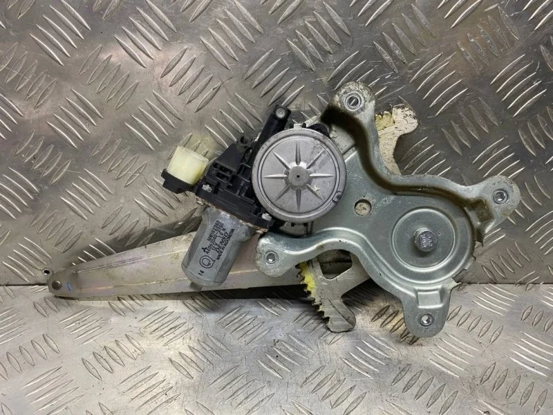 Стеклоподъемник задний правый Mitsubishi Pajero Sport Ii (2008-2017) 2011 MN182353 ВНЕДОРОЖНИК 2.5 D 4D56