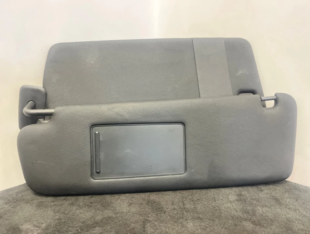 Козырек солнцезащитный Volkswagen Touareg 2011 7L