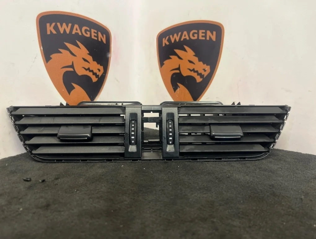 Дефлектор воздушный Skoda Octavia 2015 A7