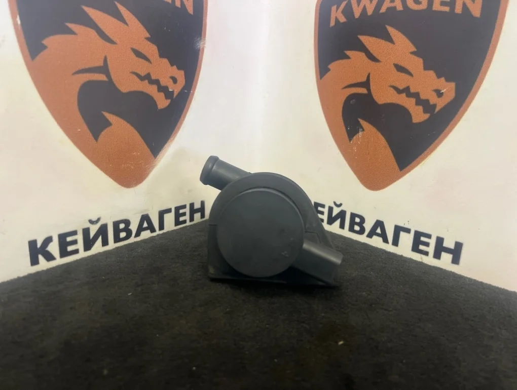 Помпа дополнительная Audi Q7 2010 4L