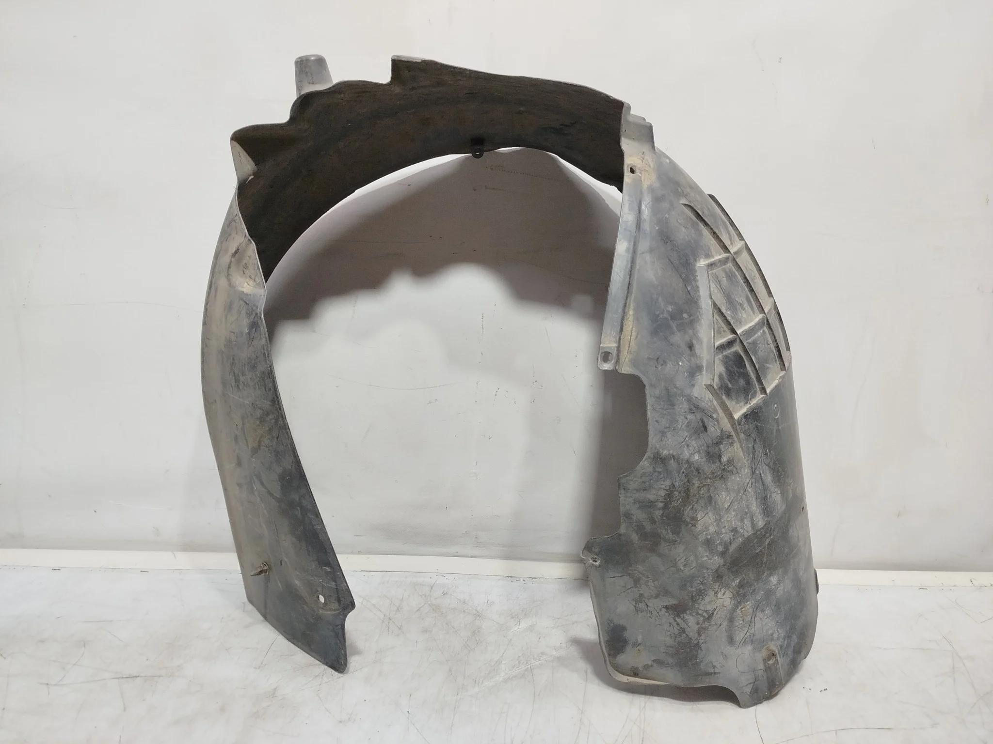 ПОДКРЫЛОК AUDI ПЕРЕД ЛЕВО 8E0821171F