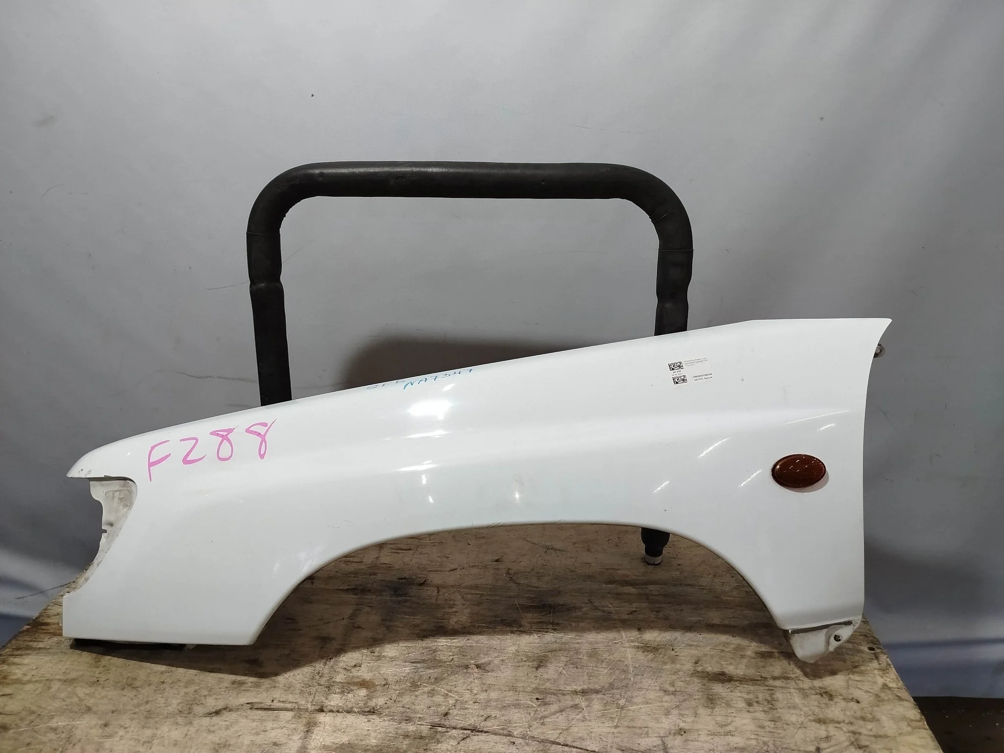 КРЫЛО SUBARU 57120FC010 ПЕРЕД ЛЕВО белый, 7U2 NA7347