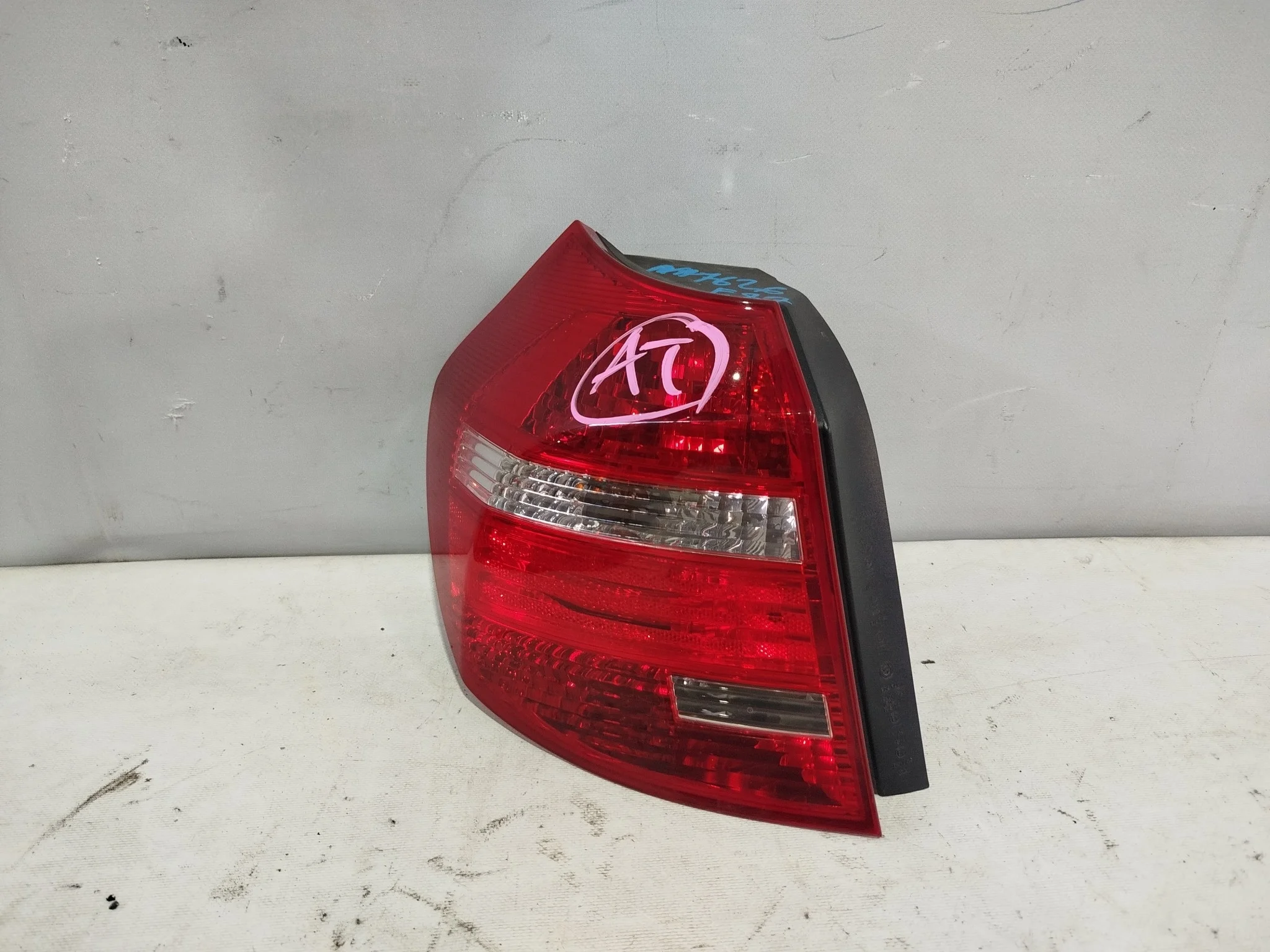 ФОНАРЬ BMW ЛЕВО 63217181297 NA7626