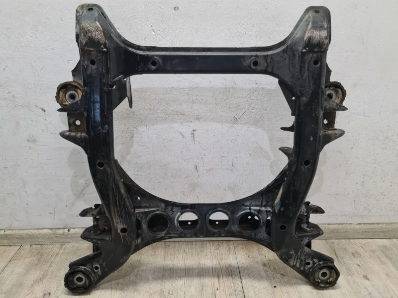 Подpамник VW Touareg NF 2010 7P