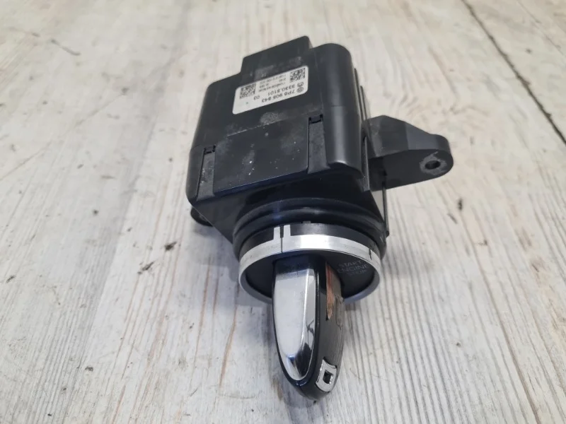 Замок зажигания с ключом VW Touareg NF 2010 7P