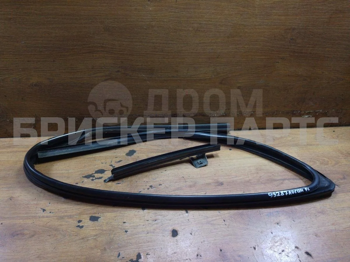 Направляющая стекла двери Рено Логан 1  LS0G LS12 рестайлинг