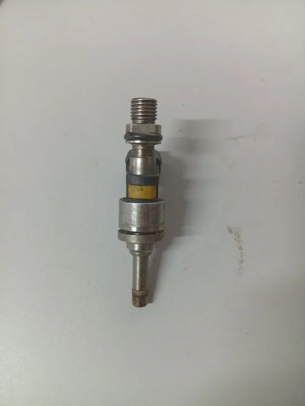 Форсунка топливная Porsche Cayenne 2009 957