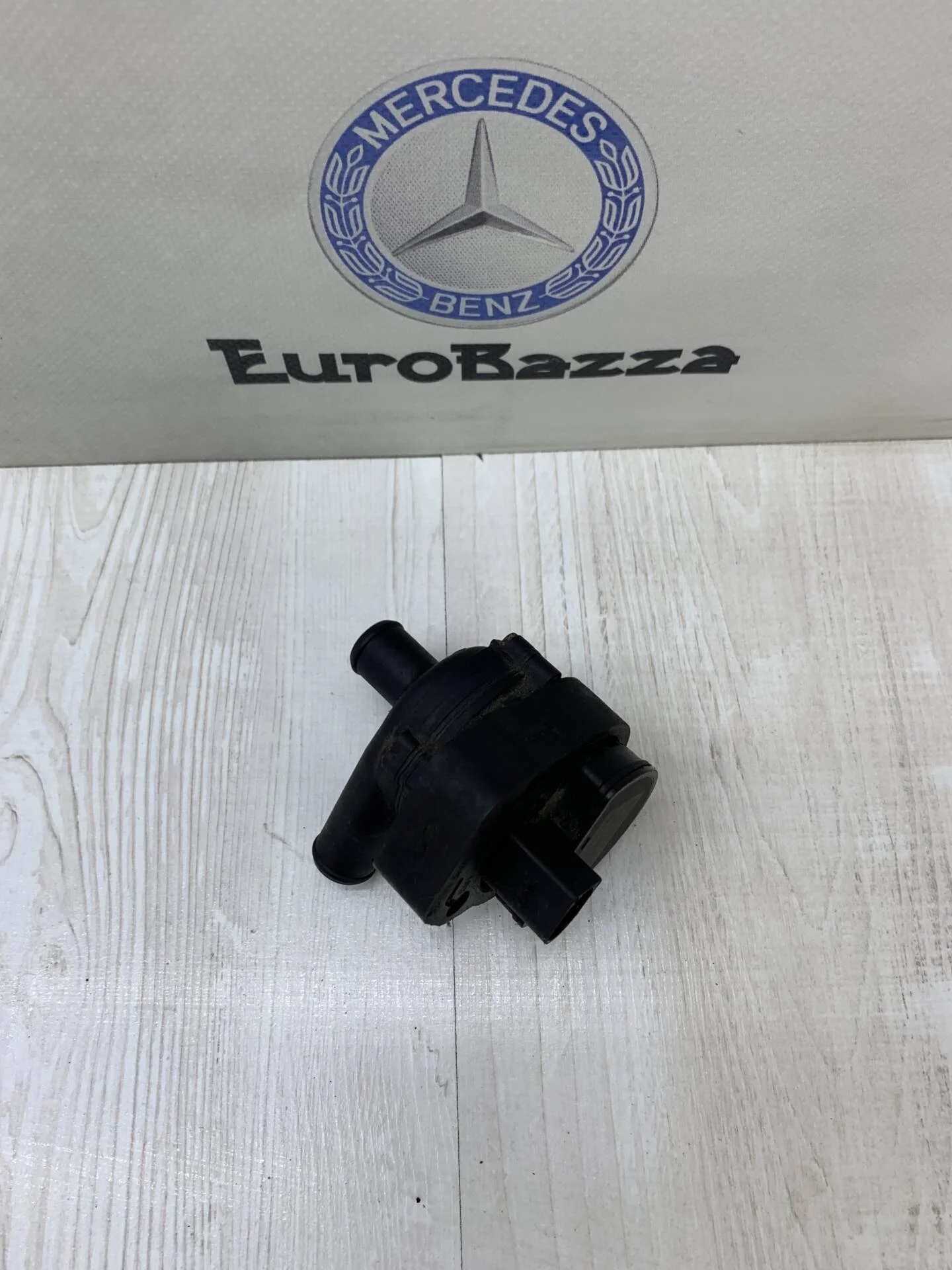 Помпа дополнительная Mercedes W211