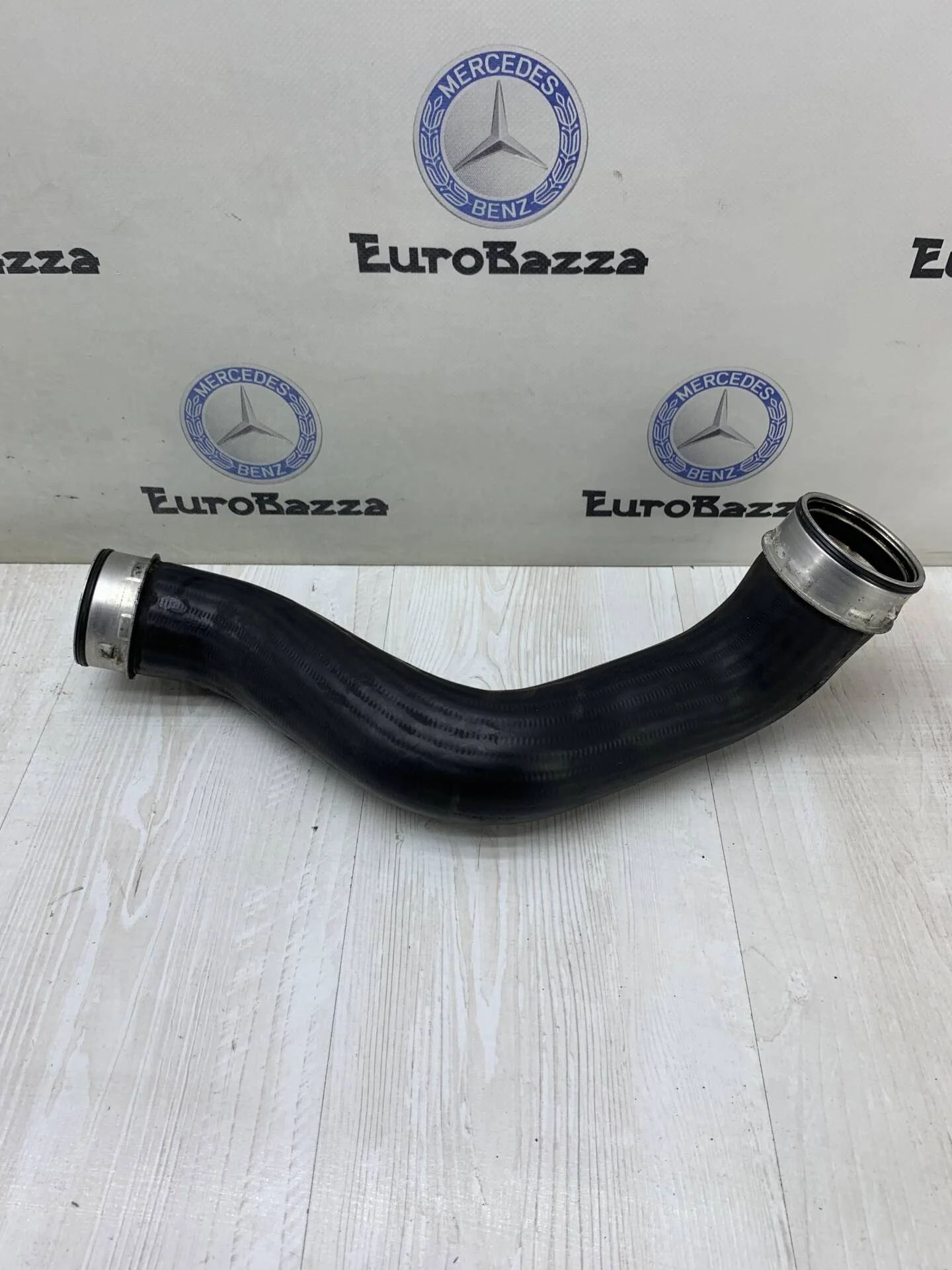 Патрубок интеркулера левый Mercedes W211
