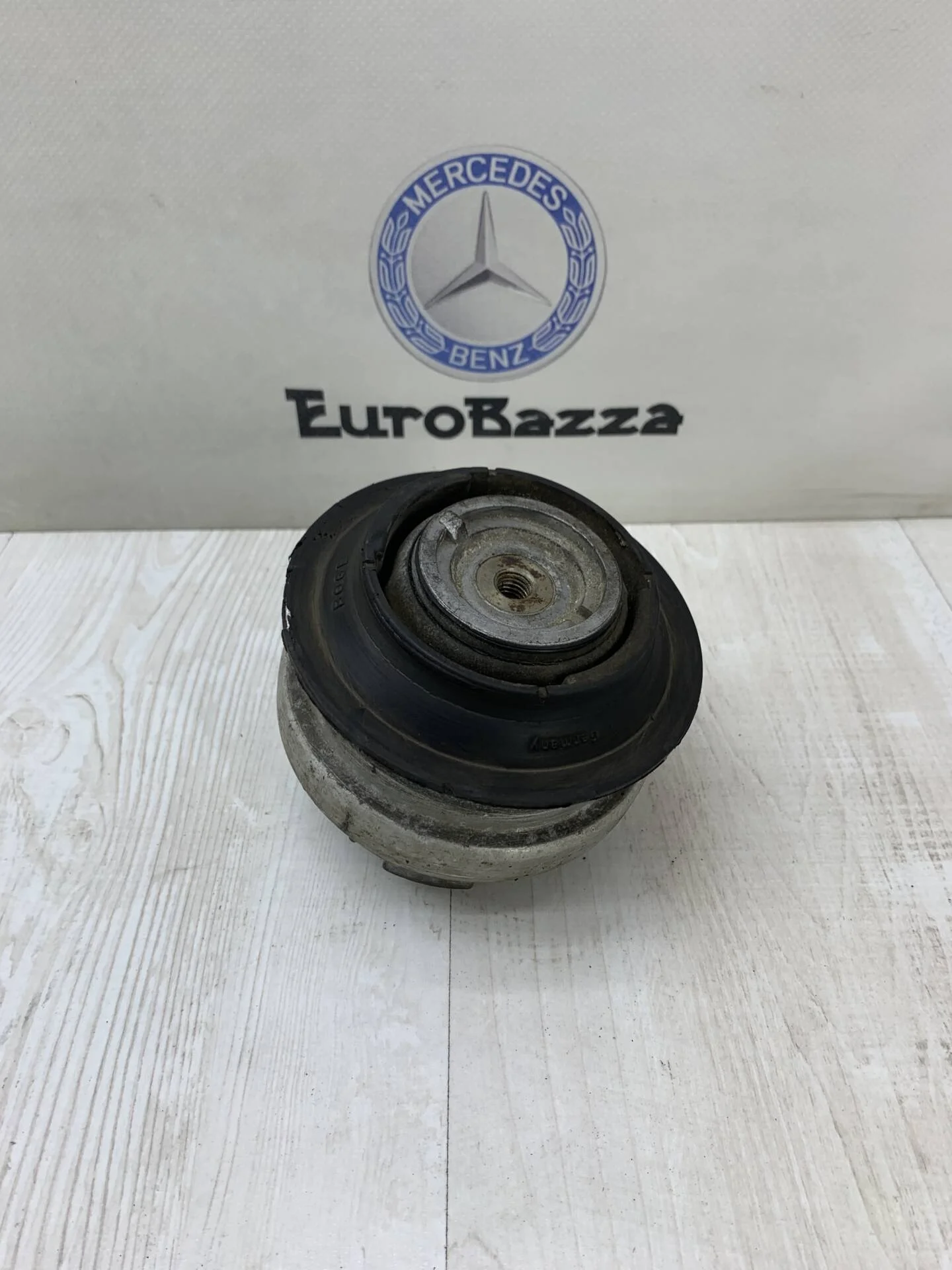 Опора двигателя Mercedes W211