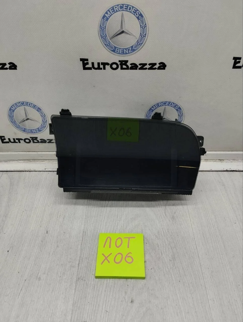 Монитор Mercedes W221