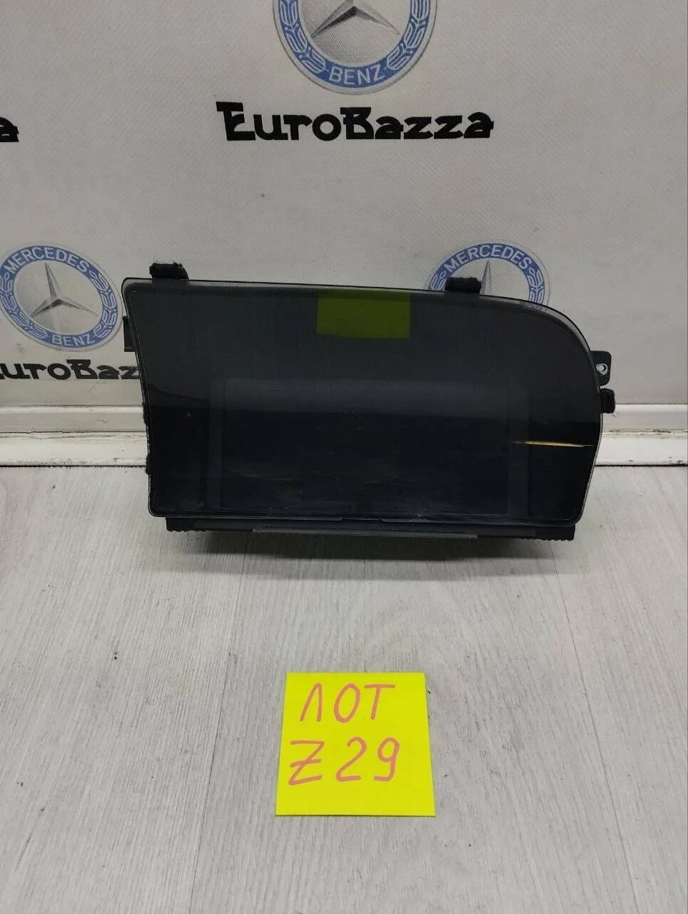 Монитор Mercedes W221