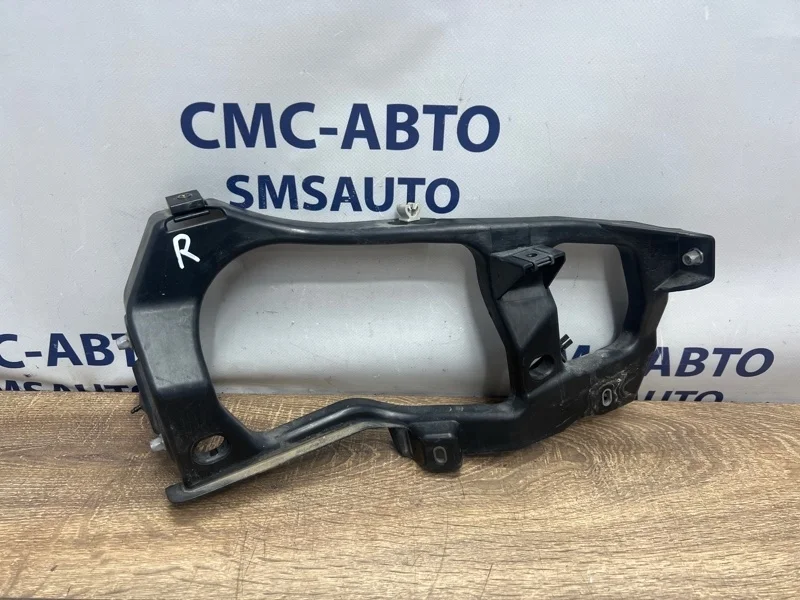 Кронштейн фары Volkswagen Touareg 7P6806510 NF 3.0 CGE, передний правый