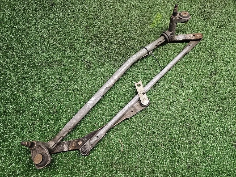 Трапеция стеклоочистителей VW Passat B6