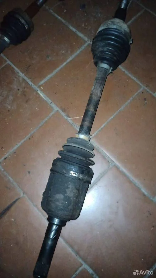 Полуось передняя левая Nissan X-Trail II (2007—2011)