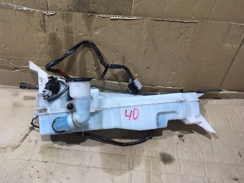 Бачок стеклоомывателя Toyota Land Cruiser 2010 8535560180 URJ200 1VD-FTV 4.5, передний