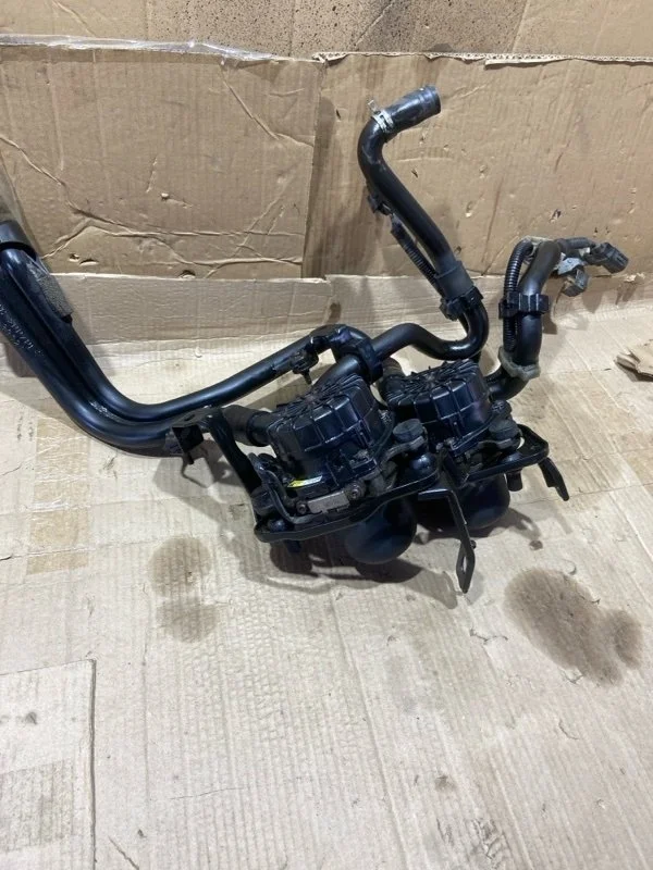 Насос наддува добавочного воздуха Lexus Lx570 2017 176100S030 URJ202 3UR-FE 5.7