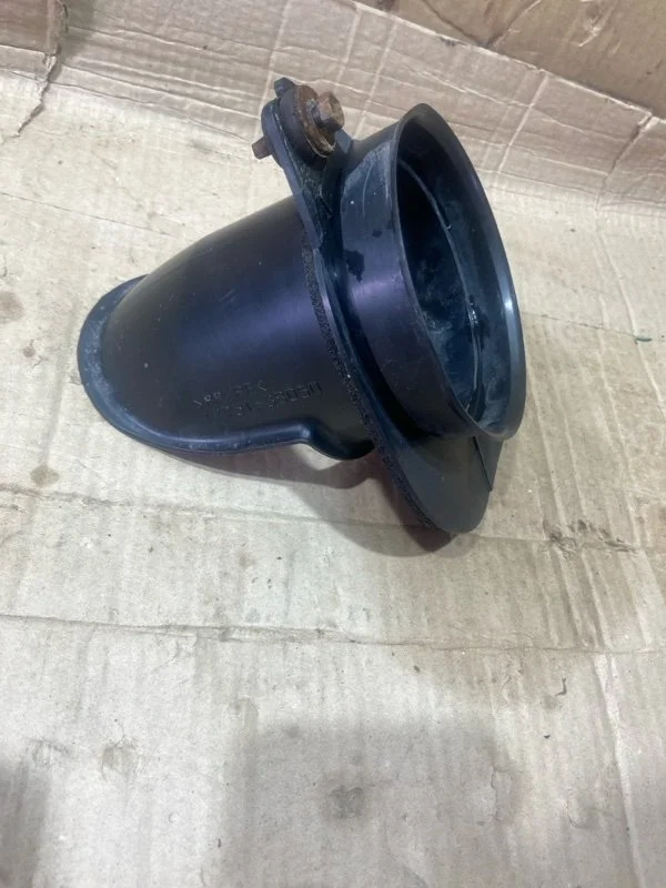 Патрубок воздушного фильтра Lexus Lx570 2011 1775138050 URJ200 3UR-FE 5.7, правый