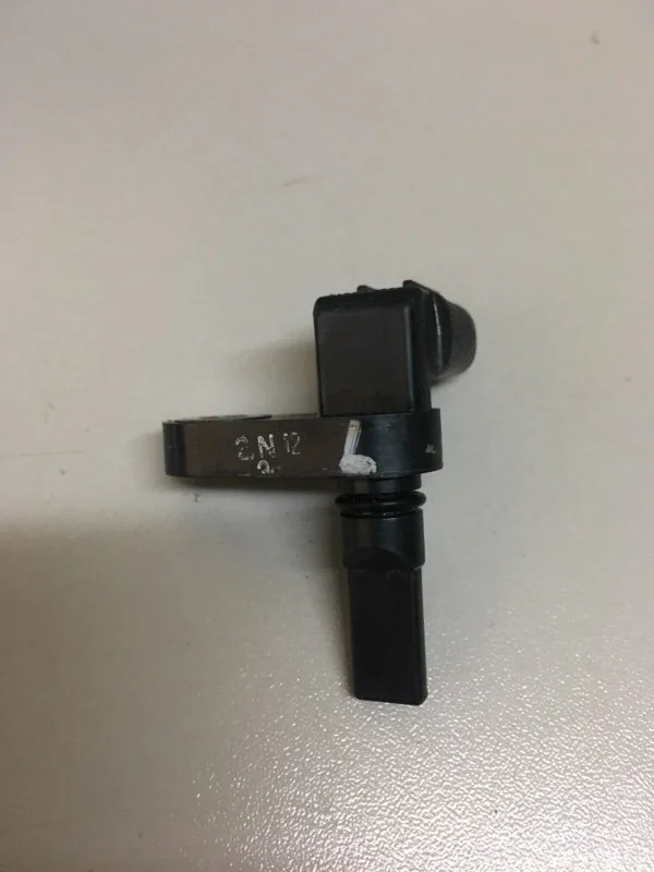 Датчик ABS Toyota Land Cruiser 2011 8954360050 URJ200 1VD-FTV 4.5, левый