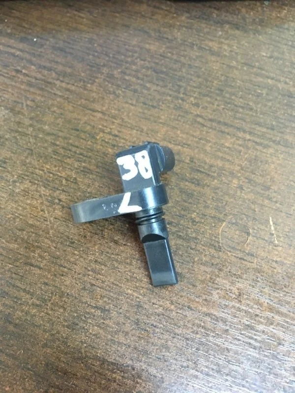 Датчик ABS Toyota Land Cruiser 2011 8954360050 URJ200 1VD-FTV 4.5, левый