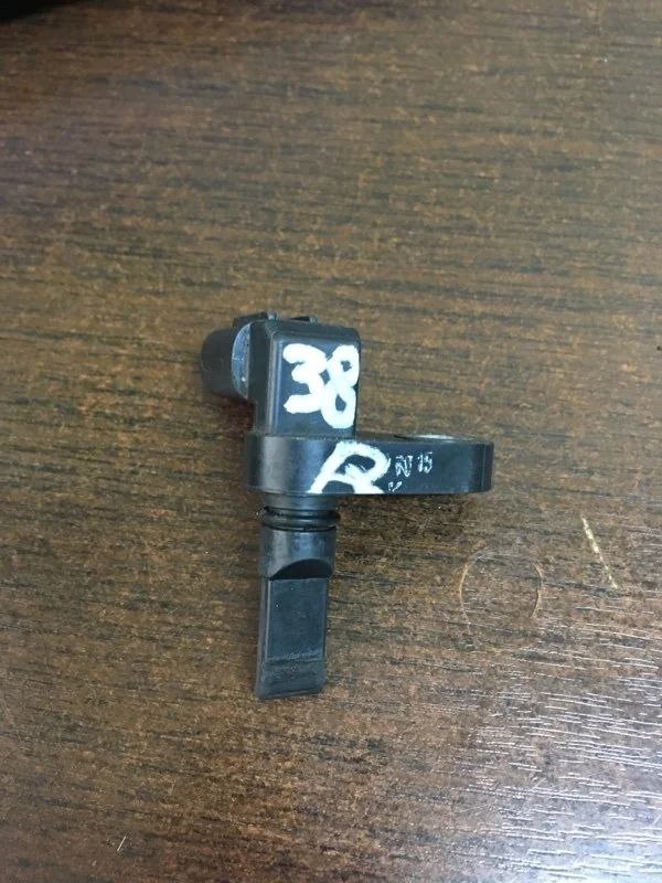 Датчик ABS Toyota Land Cruiser 2011 8954260050 URJ200 1VD-FTV 4.5, правый