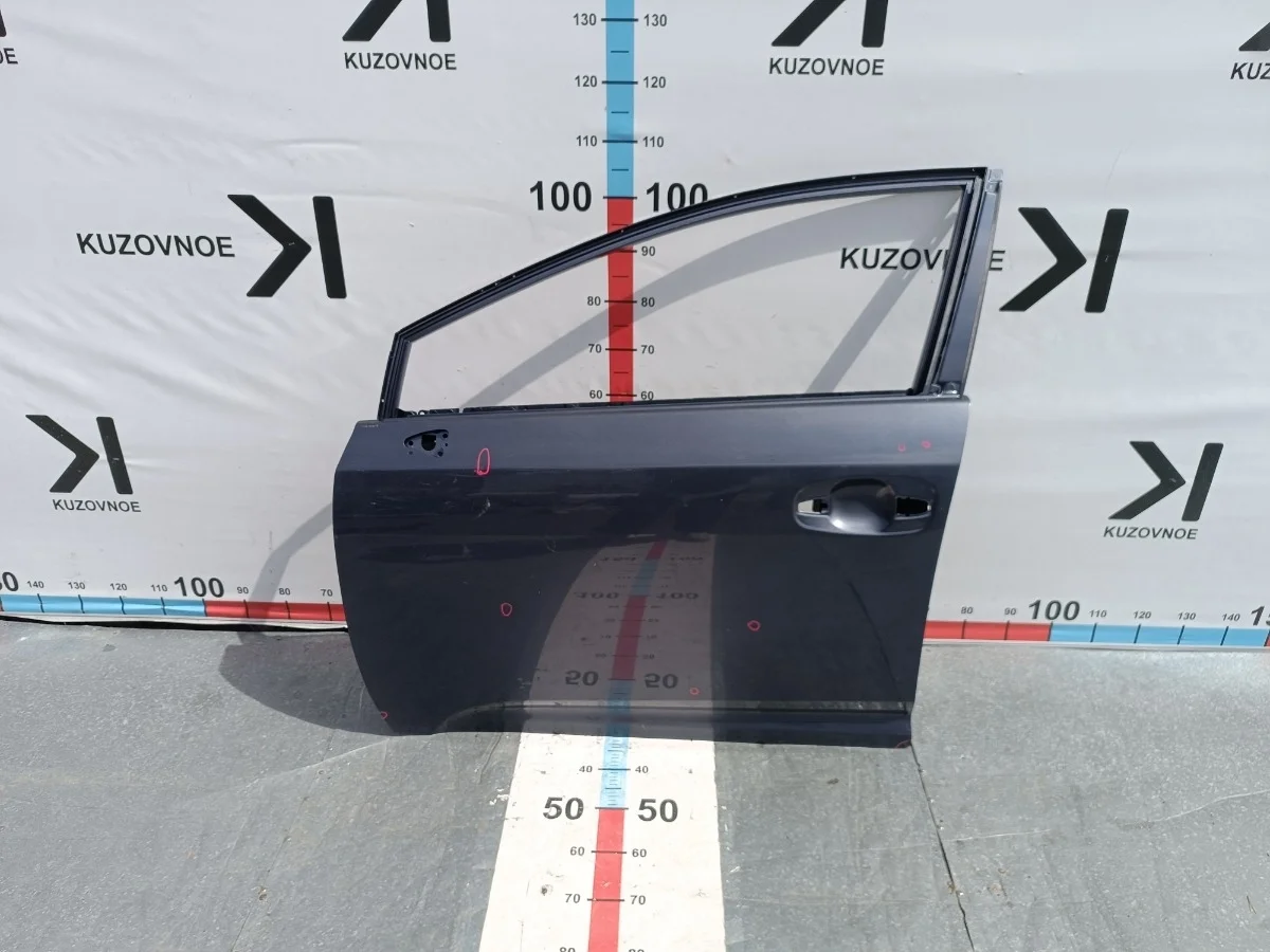 Дверь Toyota Avensis 2009-2012 T270