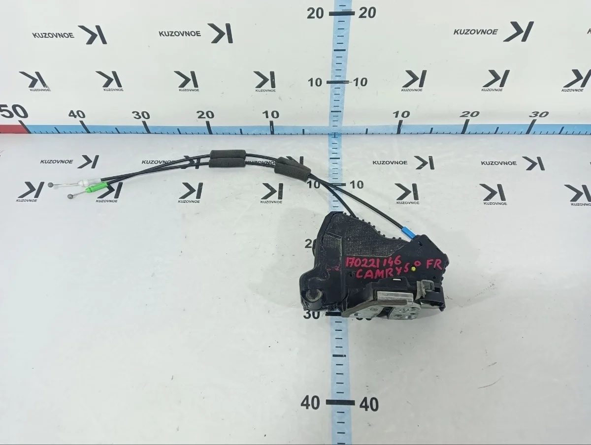 Замок двери Toyota Camry 2011-2018 XV50, XV55