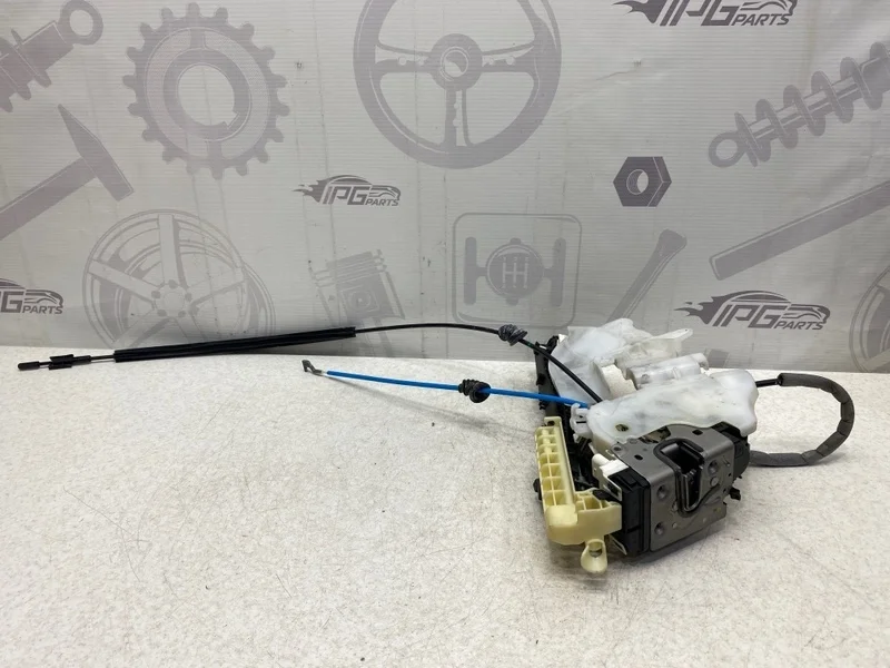 Замок задней левой двери Mercedes-benz CLS 2011 C218