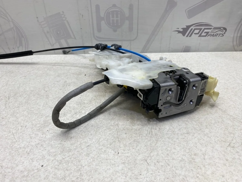 Замок задней правой двери Mercedes-benz CLS 2011 C218