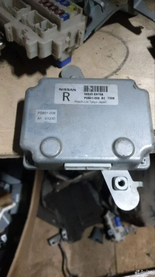 Блок управления ремнями безопасности infiniti m35