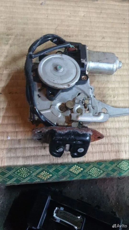 Замок багажника Инфинити FX35 FX45 S50