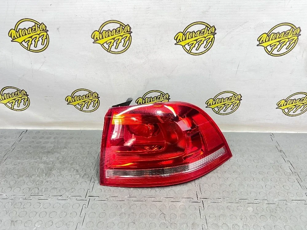 Фонарь задний правый Volkswagen Touareg II (2010—2014)