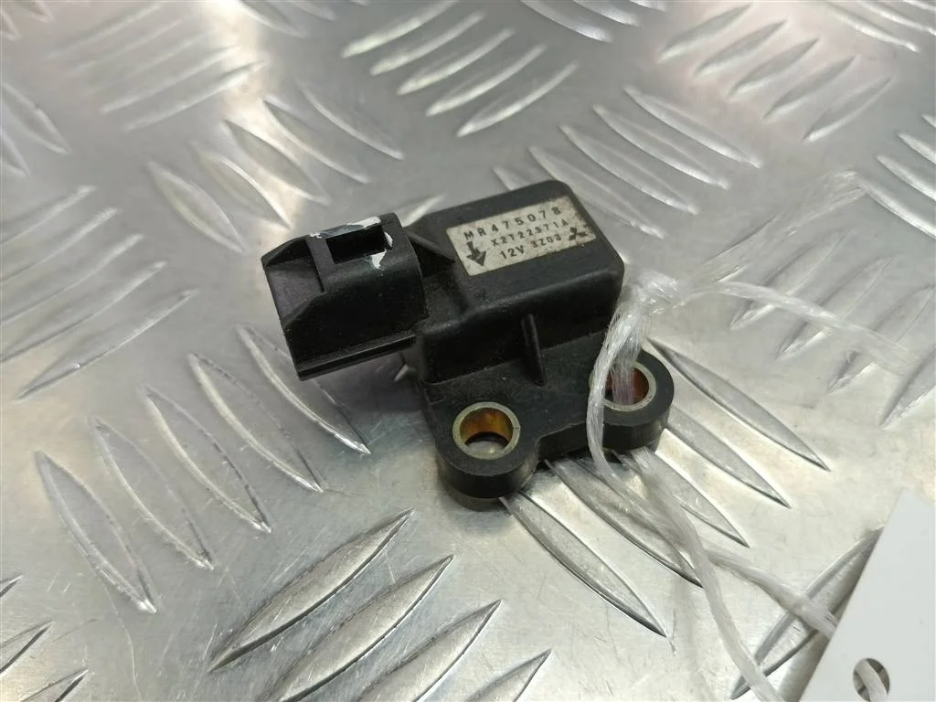 Датчик ускорения MITSUBISHI PAJERO SPORT I рестай