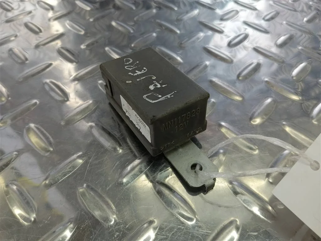 Блок управления подвеской MITSUBISHI PAJERO III р