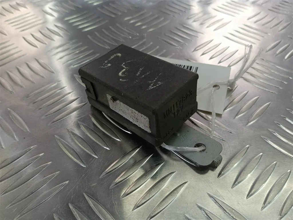 Блок управления подвеской MITSUBISHI PAJERO III р