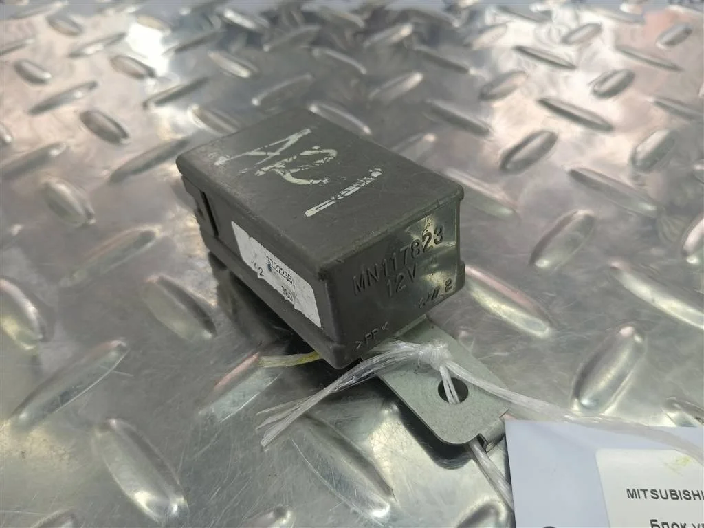 Блок управления подвеской MITSUBISHI PAJERO III р