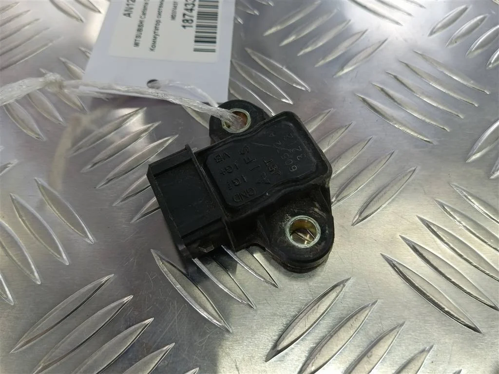 Коммутатор системы зажигания MITSUBISHI CARISMA I