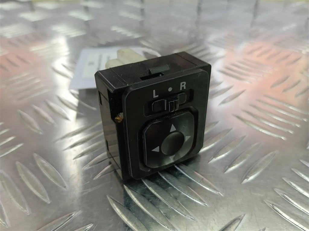 Кнопка регулировки зеркал MITSUBISHI LANCER IX ре