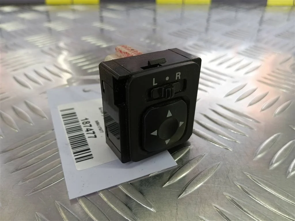 Кнопка регулировки зеркал MITSUBISHI LANCER IX ре