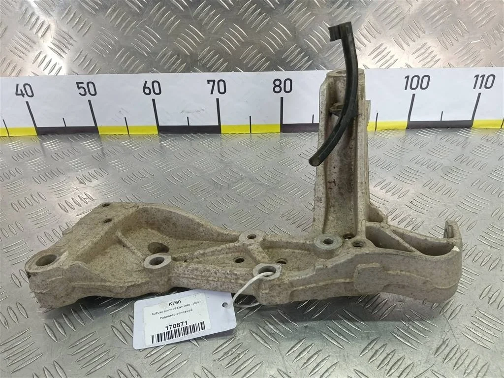 Кронштейн подрамника Volkswagen Caddy III (2004—2