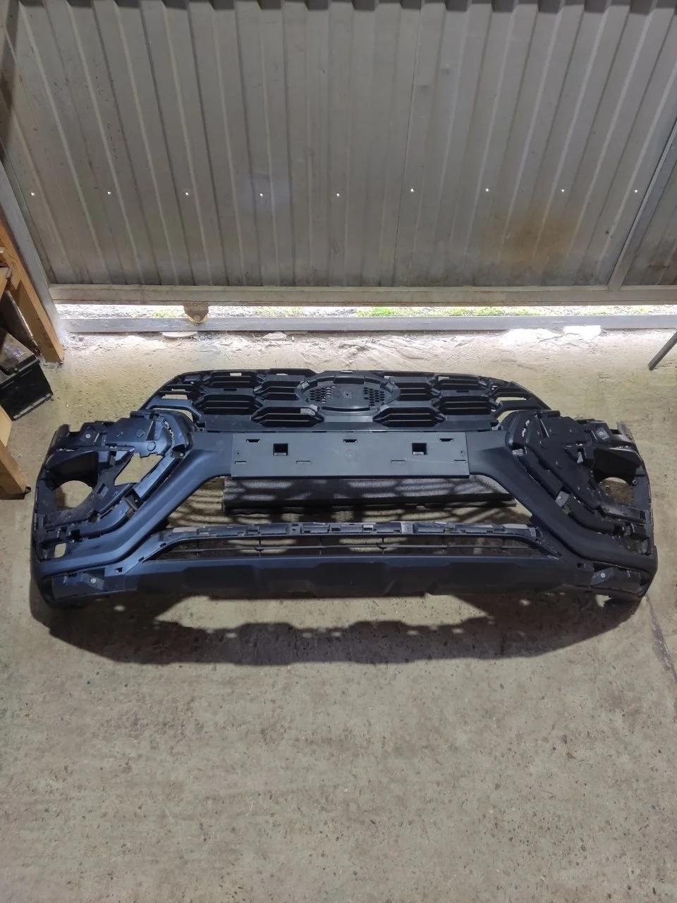 Бампер Lada Vesta 2023 8450040056 VECTA CROSS, передний