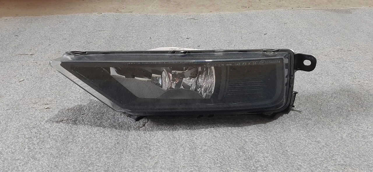 Фара противотуманная Volkswagen Tiguan 2 5NA941699B, передняя левая